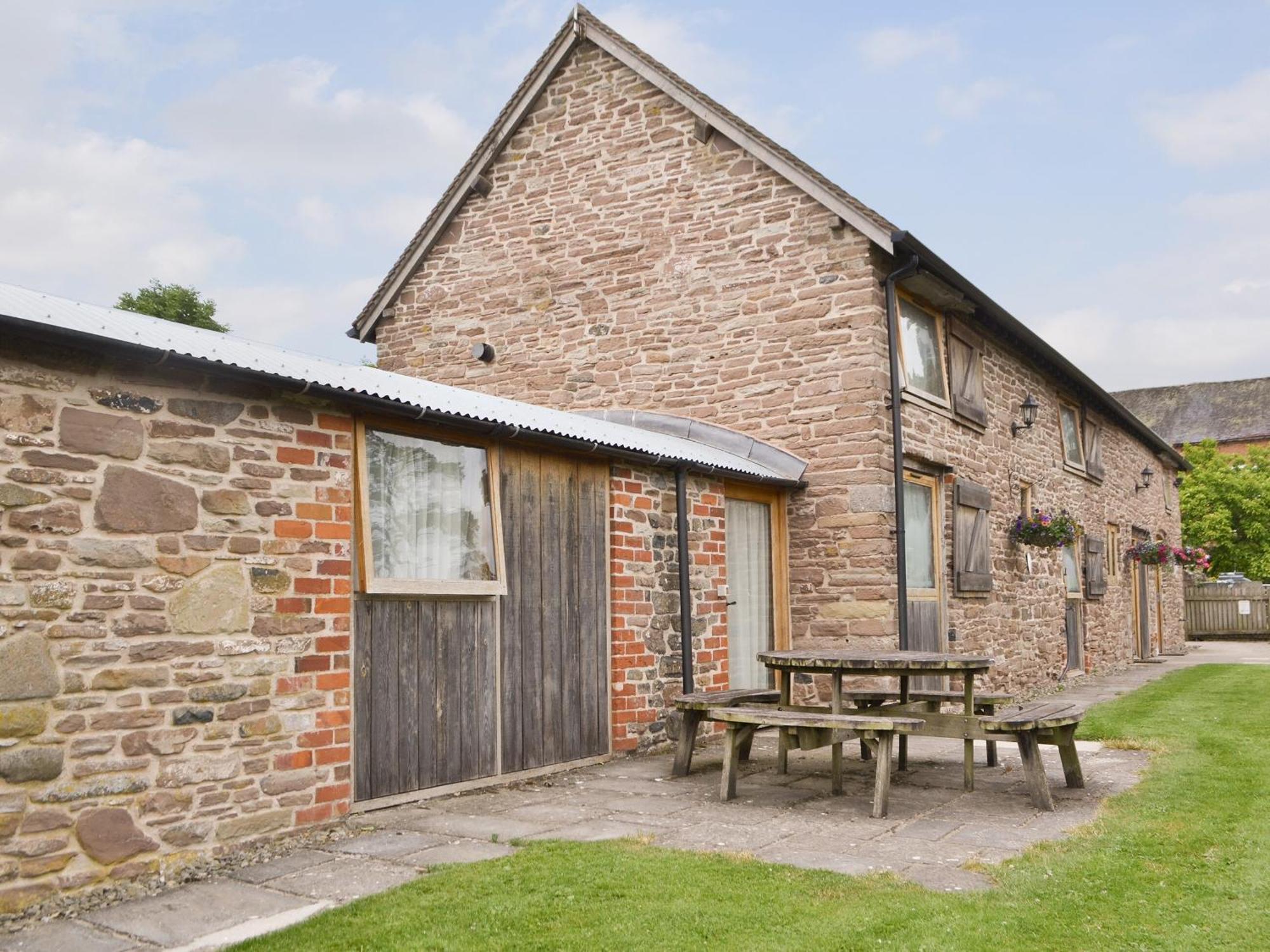 Stoke Court Farm Barn Villa Clee Saint Margaret Exterior photo
